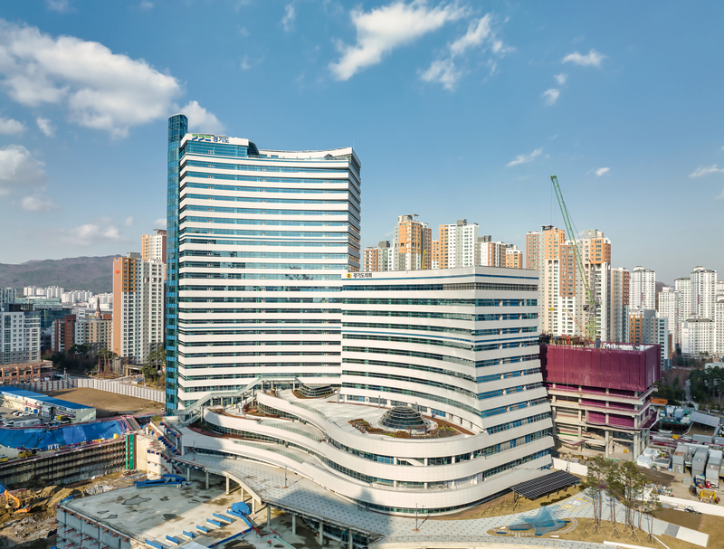 광교 경기도청사 전경.