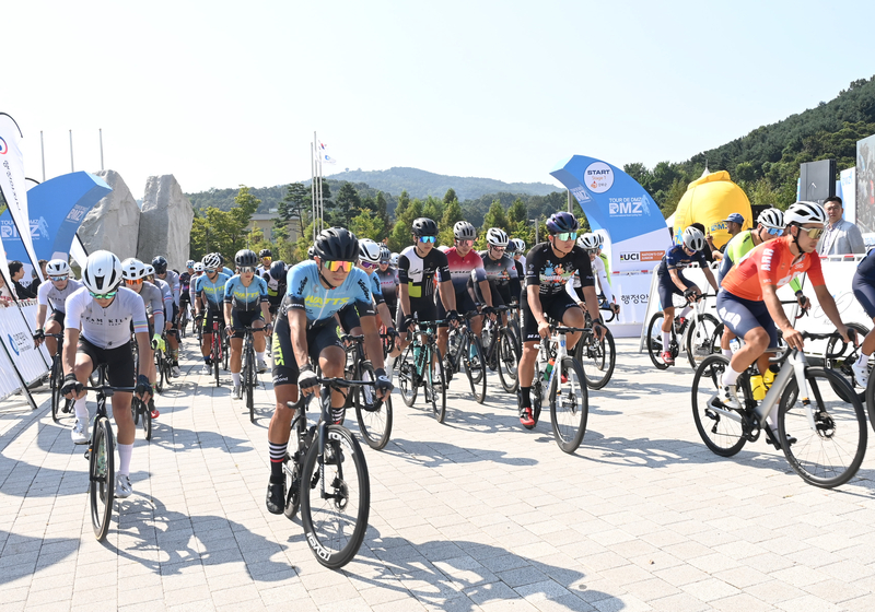 지난 1일 인천 고인돌체육관에서 Tour de DMZ 2023 국제자전거대회 개막식이 열렸다.
