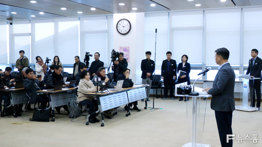 성남시는 계속되는 경기침체로 위축된 민생경제 회복을 위해 성남사랑상품권 할인 판매 확대 계획을 24일 발표했다. 김영준 기자 ojun1256@gmail.com