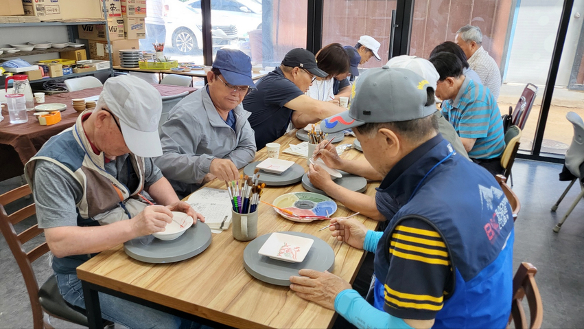 보훈재활체육센터와 (사)대한재활승마협회는 6월 12일부터 13일까지 충청북도에 거주하는 국가유공자 및 보훈가족 20명을 대상으로 ‘2025년 제4차 보훈체육캠프’를 개최했다.