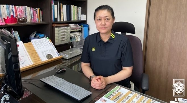 문경시에 위치한 국군체육부대에서 만난 상무 이미연 감독.