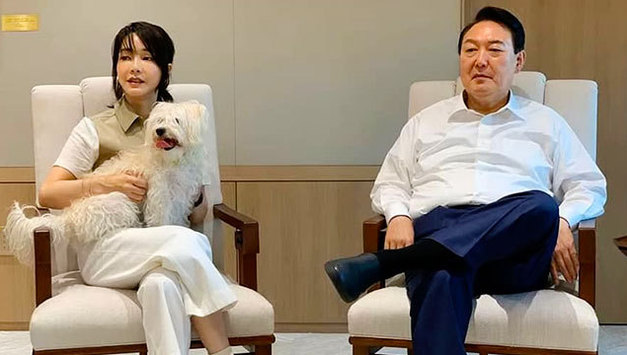 김건희 여사 구속... 헌정 사상 첫 전 대통령 부부 동시구속