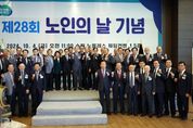 김동연 경기도지사 “작년 두가지 약속 지켜... 올핸 간병SOS프로젝트, AI 돌봄사업 약속”