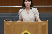 경기도의회 이인애 의원 "책에도 연령 제한이 필요하다"