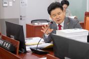 "고령 운전자 사고 예방 위한 시뮬레이션 교육과 방지 장치 도입해야"