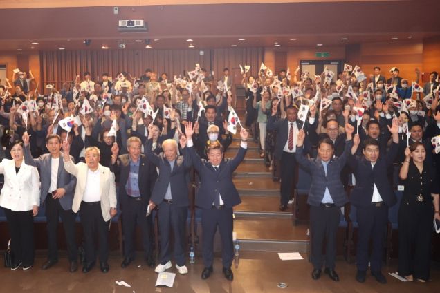 광명시는 15일 오전 10시 광명시민회관에서 제78주년 광복절 기념식을 개최했다.