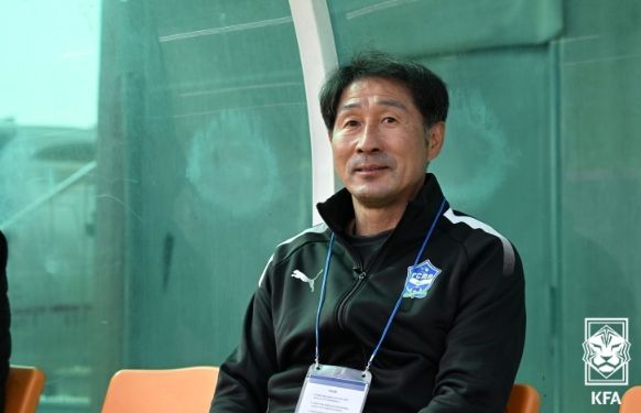 올 시즌을 앞두고 FC목포에 부임한 조덕제 감독은 하위권으로 처졌던 팀을 선두 경쟁하는 팀으로 바꿔놓았다.