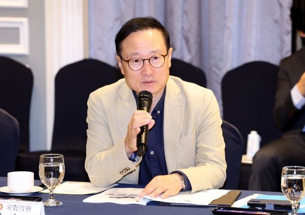 홍영표 더불어민주당 의원(인천 부평을, 국회 기획재정위원회)