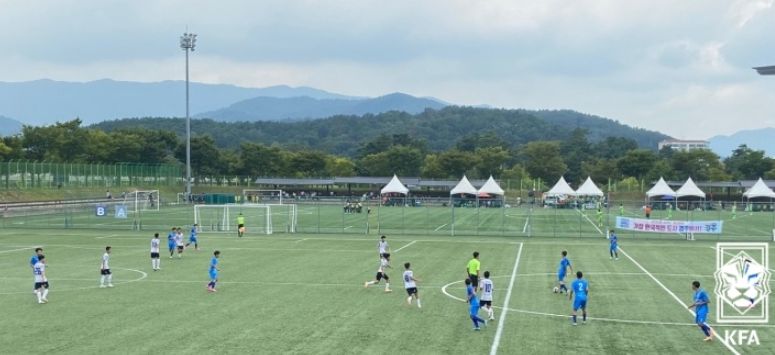 경북 함창중(이하 함창중)이 2023 전국중등축구리그 경북 권역 마지막 경기에서 대승을 거두고 권역 3위까지 주어지는 중등 왕중왕전 티켓을 따냈다.<br>