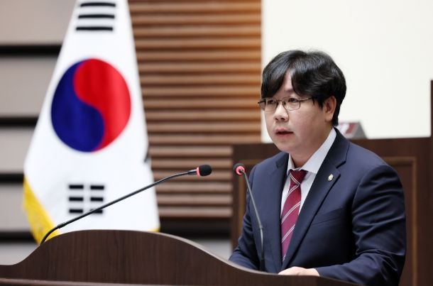 광주시의회 이주훈 의원(국민의힘, 라선거구)은 지난 9월 11일에 열린 제303회 임시회 제2차 본회의에서 5분 자유발언을 통해 공동체가 사용해야 할 공유지를 특정 개인이 무단점유하여 수십년동안 이용한 사실에 대해 특단의 조치를 요청했다.