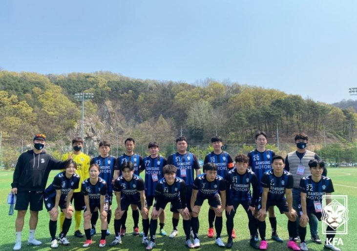 세종유나이티드는 남녀가 함께 어울려 성적에 연연하지 않고 축구를 즐기는 팀이다.