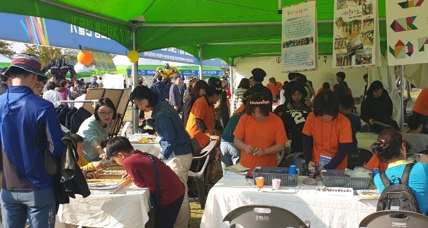 의왕시, 1060 세대공감 어울림 축제 개최... 배움의 날개를 펴다