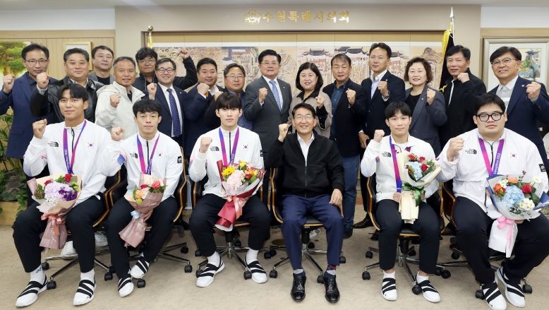 수원시의회, 제19회 항저우아시안게임 출전 선수단 초청