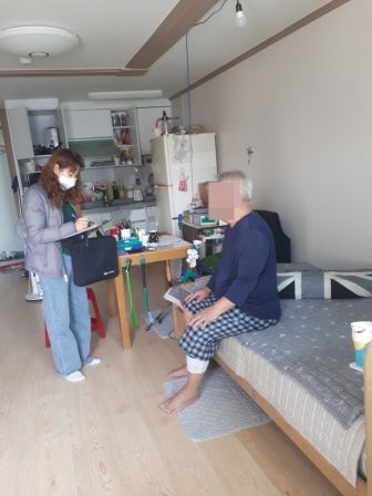 급격한 온도의 하강으로 인해 파주시에 한파특보가 발효된 가운데 김경일 파주시장은 겨울철 한파와 관련 한파취약계층에 대해 점검을 실시했다.