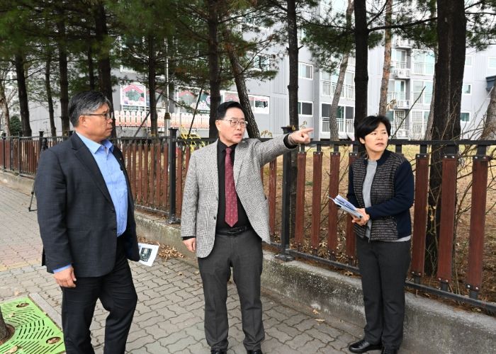 강수현 양주시장, 학생 안전이 최우선… 관내 율정중학교 ‘통학버스 승·하차 구역’ 공사 현장 방문