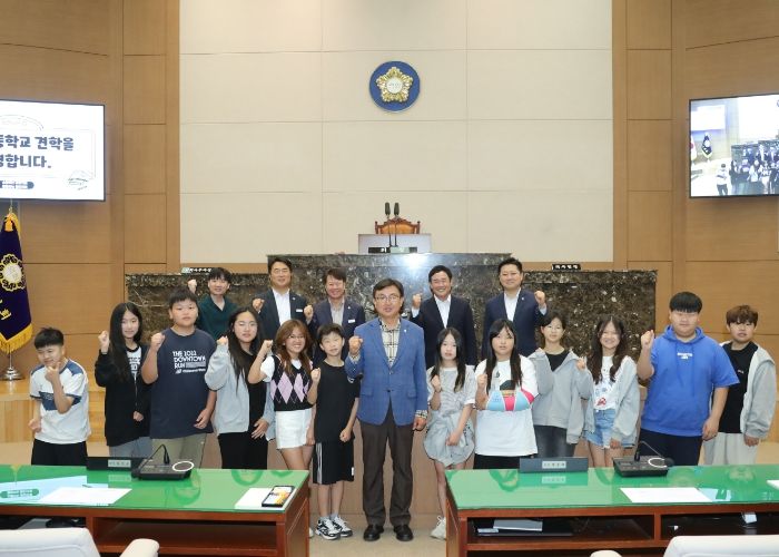 이천시의회, 진가초 학생들에게 의회의 역할과 기능 알려