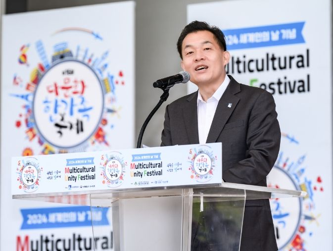 이재준 수원시장이 인사말을 하고 있다