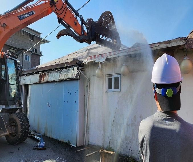 파주 성매매집결지 불법건물 자진 철거 분위기 확산, 4곳으로 늘어