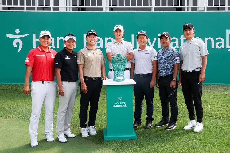 포토콜에 참석한 함정우, 박상현, 한승수, 양지호, 이나모리 유키, 히가 카츠키, 히라타 켄세이_좌로부터