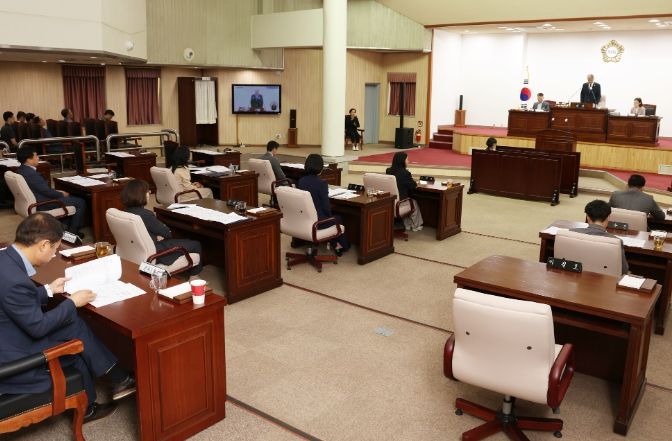 군포시의회 제274회 정례회가 19일 폐회했다. (제2차 본회의 현장)