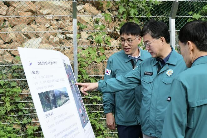 이민근 안산시장, 선감동 사면 붕괴 현장 점검…“2차 피해 방지 최선”