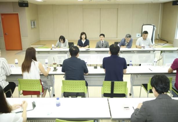 문화복지위원회 의원들이 소관업무 관련 간담회 모습