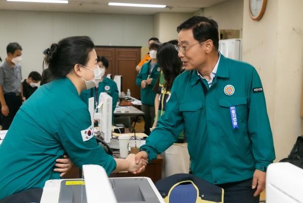 김병전 부천시의회 의장, 을지연습 전시종합상황실 격려 방문