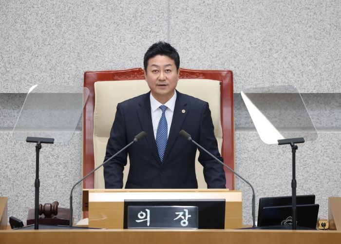 경기도의회 김진경 의장 “의회-집행부 ‘협치의 틀’ 정비해 민생문제 해결해야”...제377회 임시회 제1차 본회의 개회사