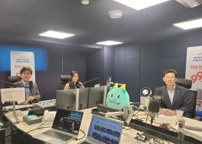 이상일 용인특례시장이 4일 OBS 라디오에 출연해 대중교통 편의 증진 등 시의 계획을 밝혔다.