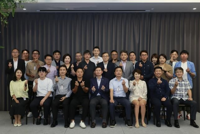 이상일 용인특례시장이 4일 경인일보와 (사)미래사회발전연구원이 운영하는 미래사회포럼에 특별강사로 초청 받아 강연을 펼쳤다