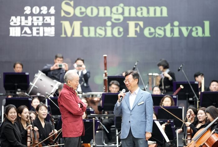 신상진 성남시장, 제3회 정자1동 차 없는 카페거리 축제 참관