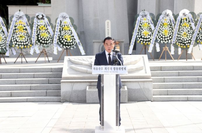 수원특례시의회, “호국영령들의 숭고한 희생정신을 우리 마음속에 영원히 새기길…”