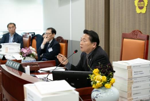 경기도의회 방성환 위원장, 2025년 예산확보 노력 부족 질타