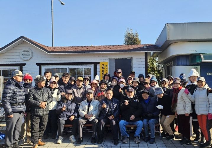 수원특례시의회 이재식 의장, 수원 권선구 마중공원 시설 개선 축하