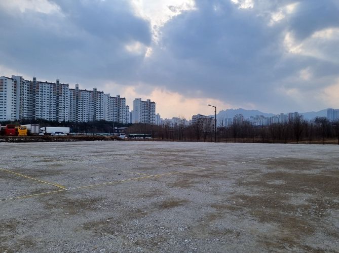 캠프 카일 대형차량 임시주차장 전경