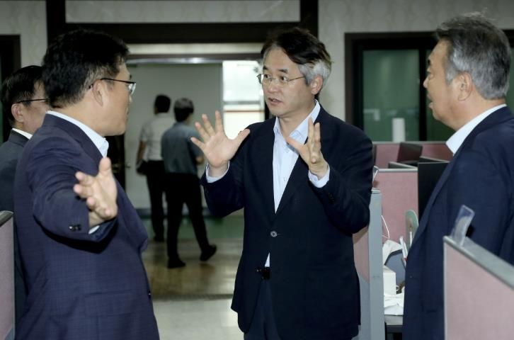 백석동 지식산업센터 입주기업을 방문한 이동환 고양특례시장