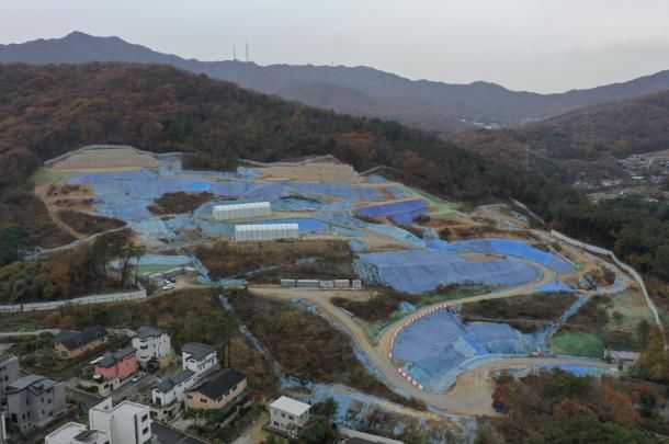 한시적 토사 반출이 허용된 '고기동 노인복지주택' 공사 현장