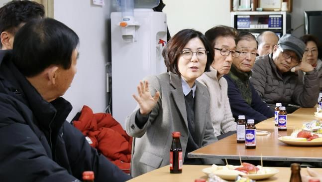 김보라 안성시장, 한파쉼터 경로당 방문