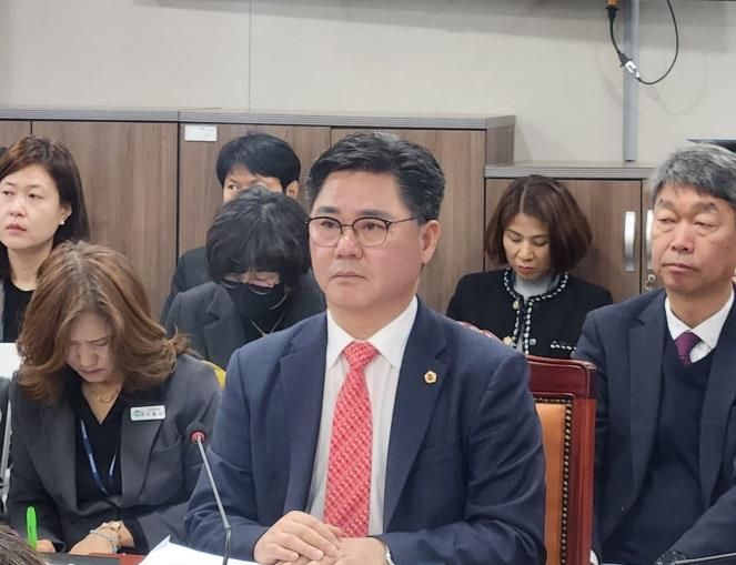 경기도의회 정하용 의원, '경기도 전통시장 및 골목상권 매니저 운영 및 지원 조례안' 상임위 통과