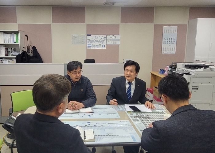 경기도의회 문형근 위원장, “비산동 임곡공원 조성 추진현황 논의”