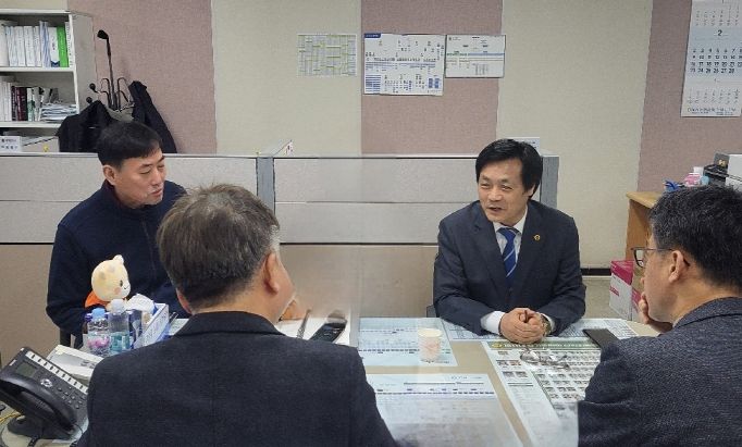 문형근 위원장, “비산동 테니스장 환경개선 논의”