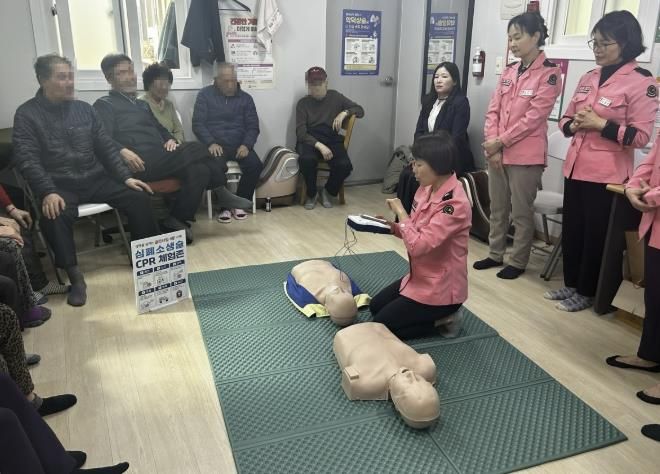 수원시 영통구, 관내 경로당 및 어린이집 대상 심폐소생술(CPR) 실습 교육