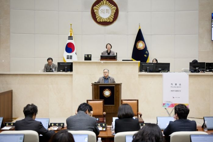 용인특례시의회, 제300회 임시회서 부의장 김길수 선출